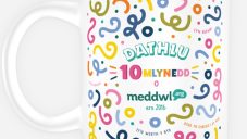 Mẁg dathlu 10 mlynedd